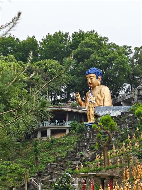 大尊彌勒佛|雲林。斗六》湖山巖湖山寺。銅光閃閃的十層樓高巨大。